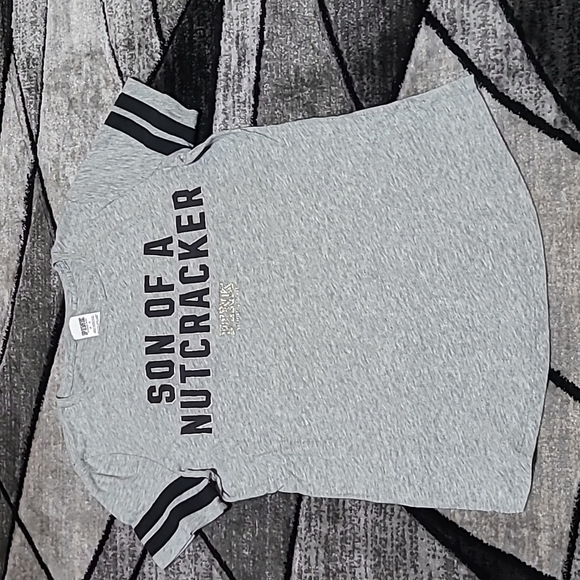 VS PINK 2015 Son Of Nutcracker Tee-Shirt - Picture 1 of 11
